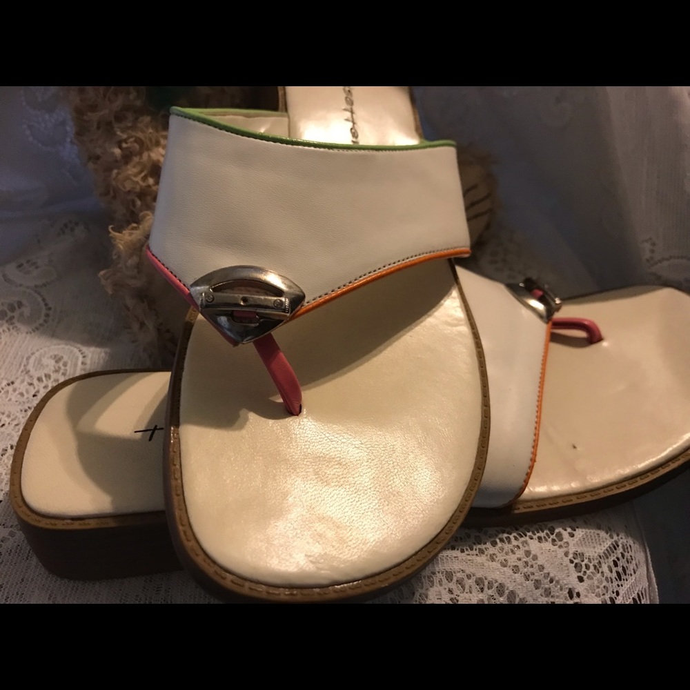 Trendsetter Sandals - Picture 2 of 7